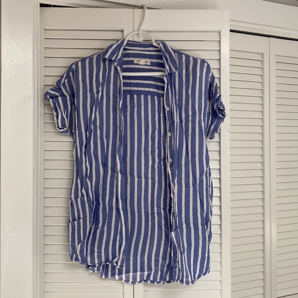 Lightweight beach top